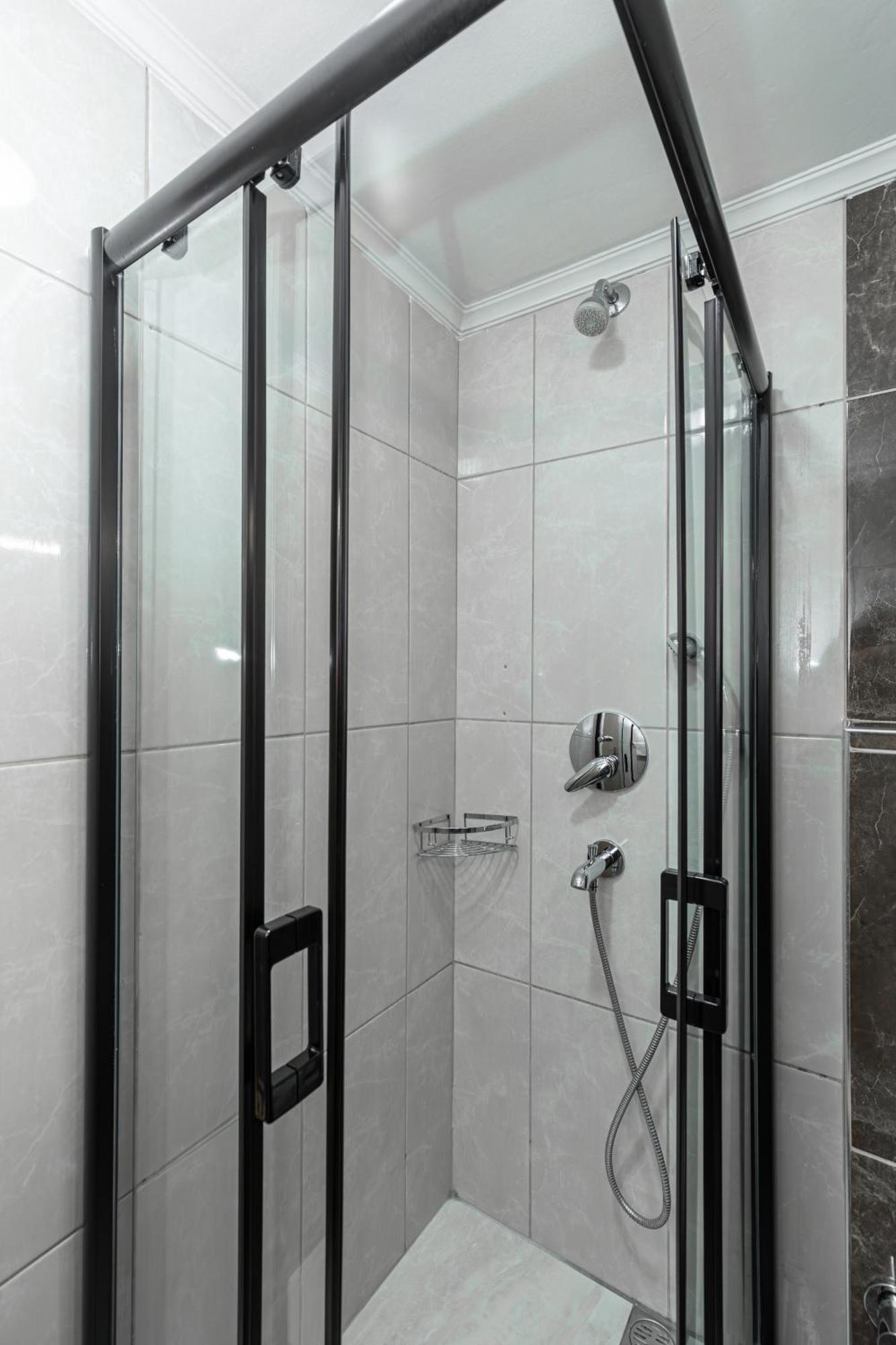 Loyal 3* Bursa
